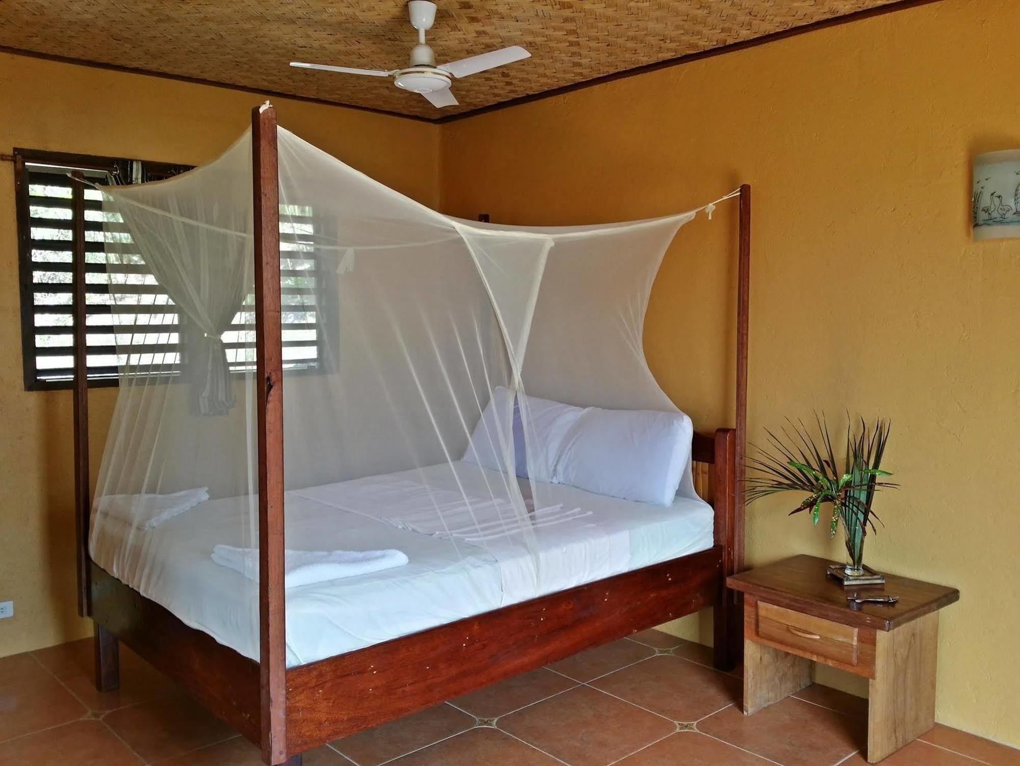 Casa Rosa Taytay Hotel Palawan Exterior photo